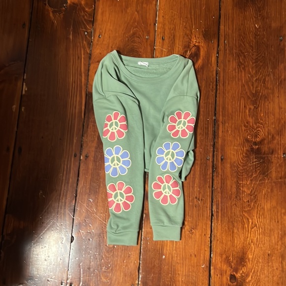 Le Lis Collection cropped green crewneck with flowers - Picture 2 of 3
